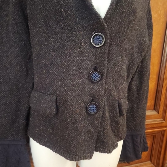 Curio Sweater - Picture 7 of 7